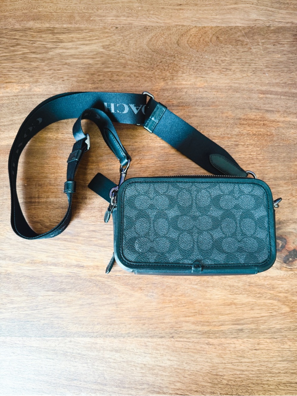 Wyatt Coach Men's Signature Crossbody Bag in Black - Picture 2 of 6